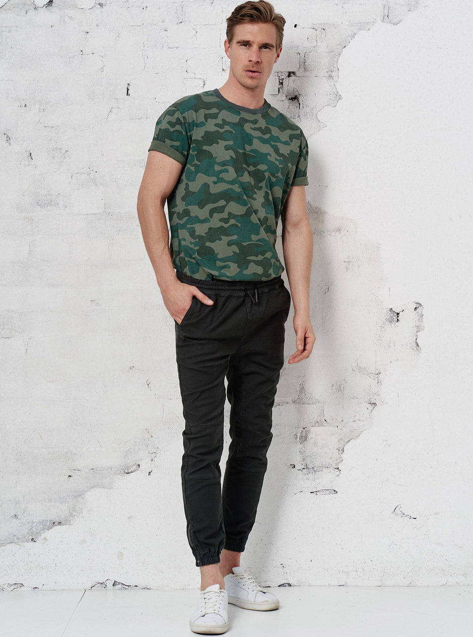 ordinary truffle - T-shirt Gajus
