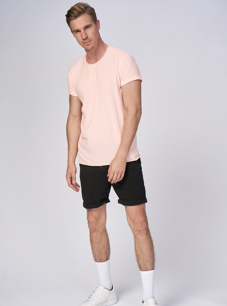 ordinary truffle - basic T-shirt Hugon