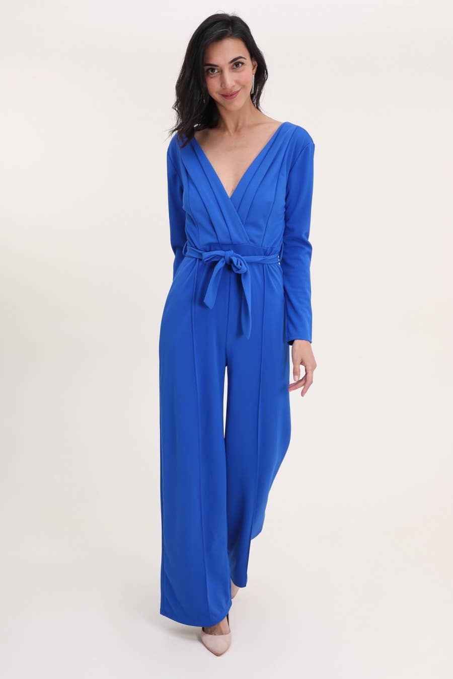 Jumpsuit mit V-Ausschnitt und Gürtel